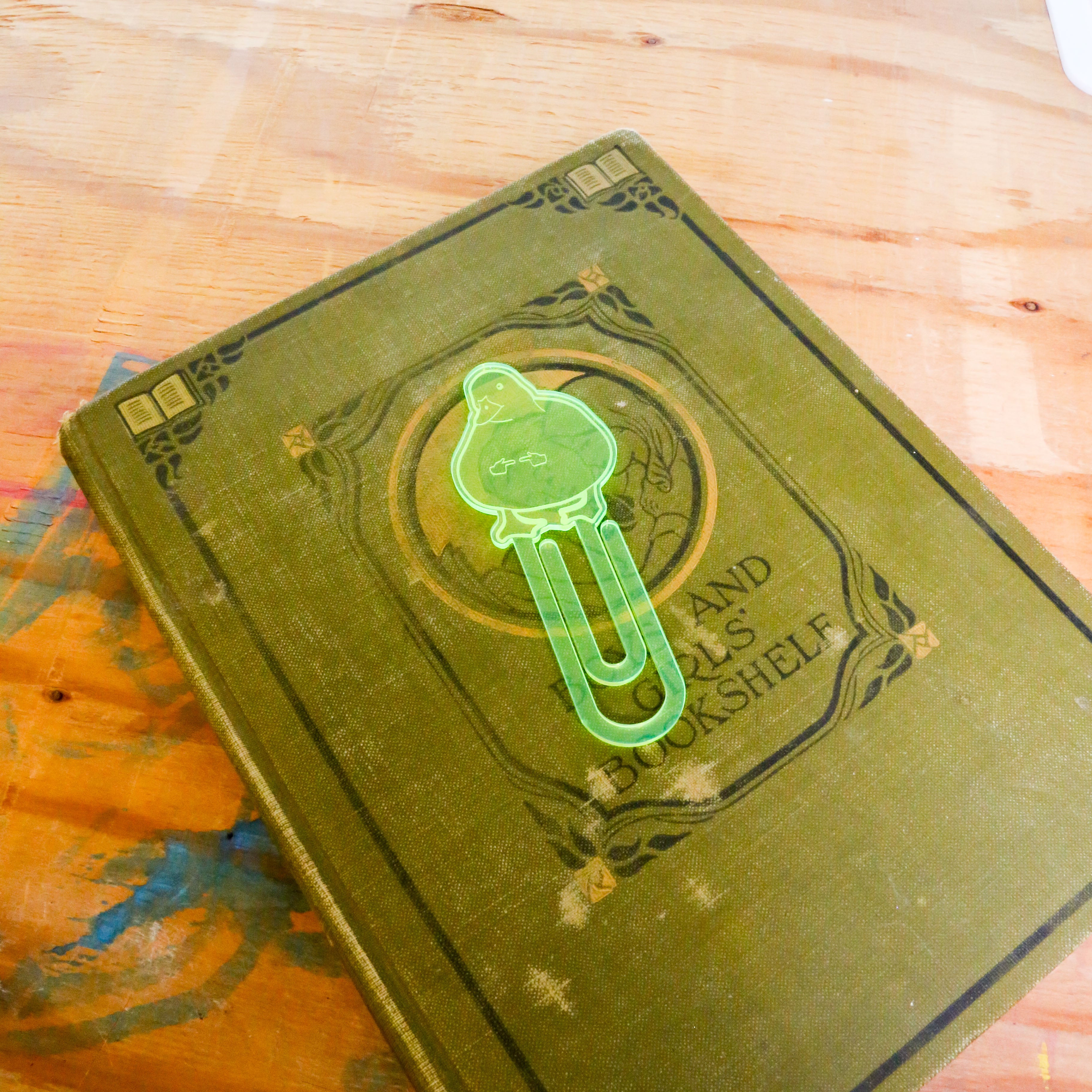 📎 Acrylic Jumbo Paperclip Bookmark