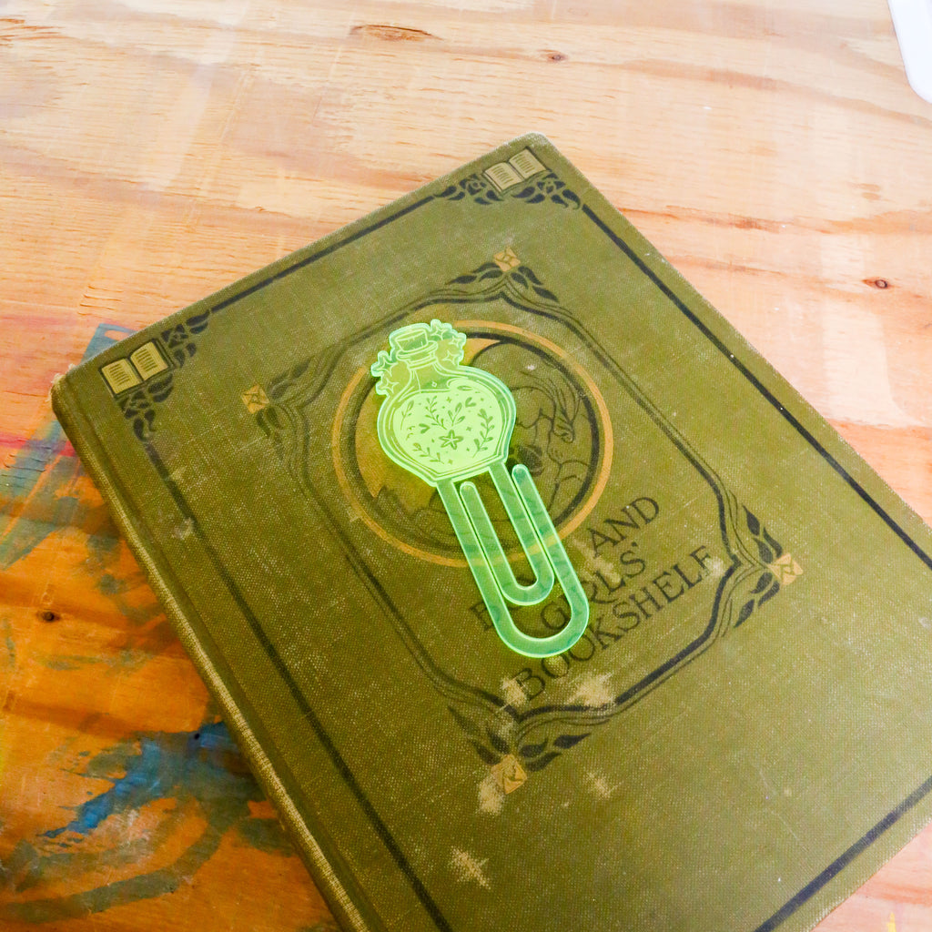 📎 Acrylic Jumbo Paperclip Bookmark