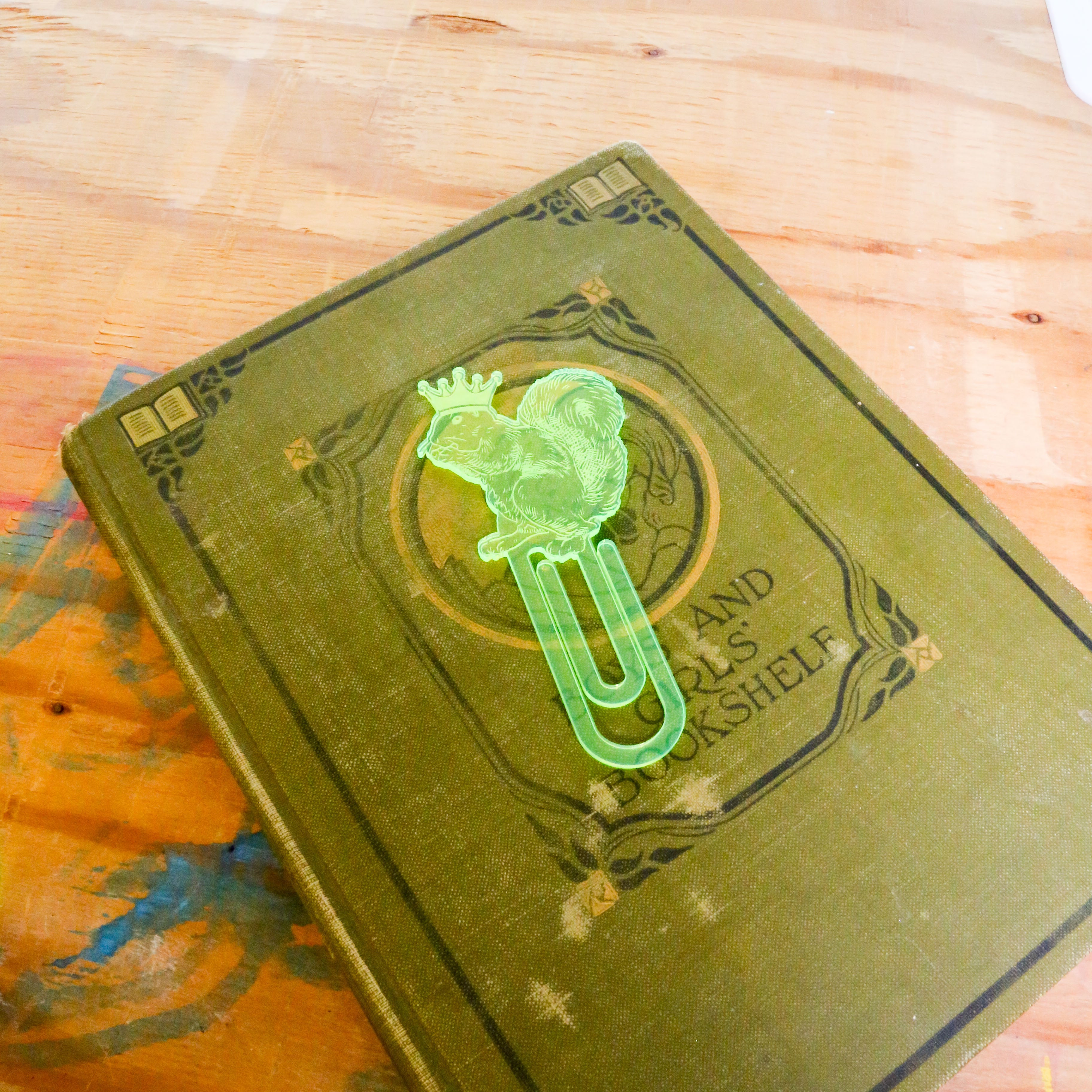📎 Acrylic Jumbo Paperclip Bookmark