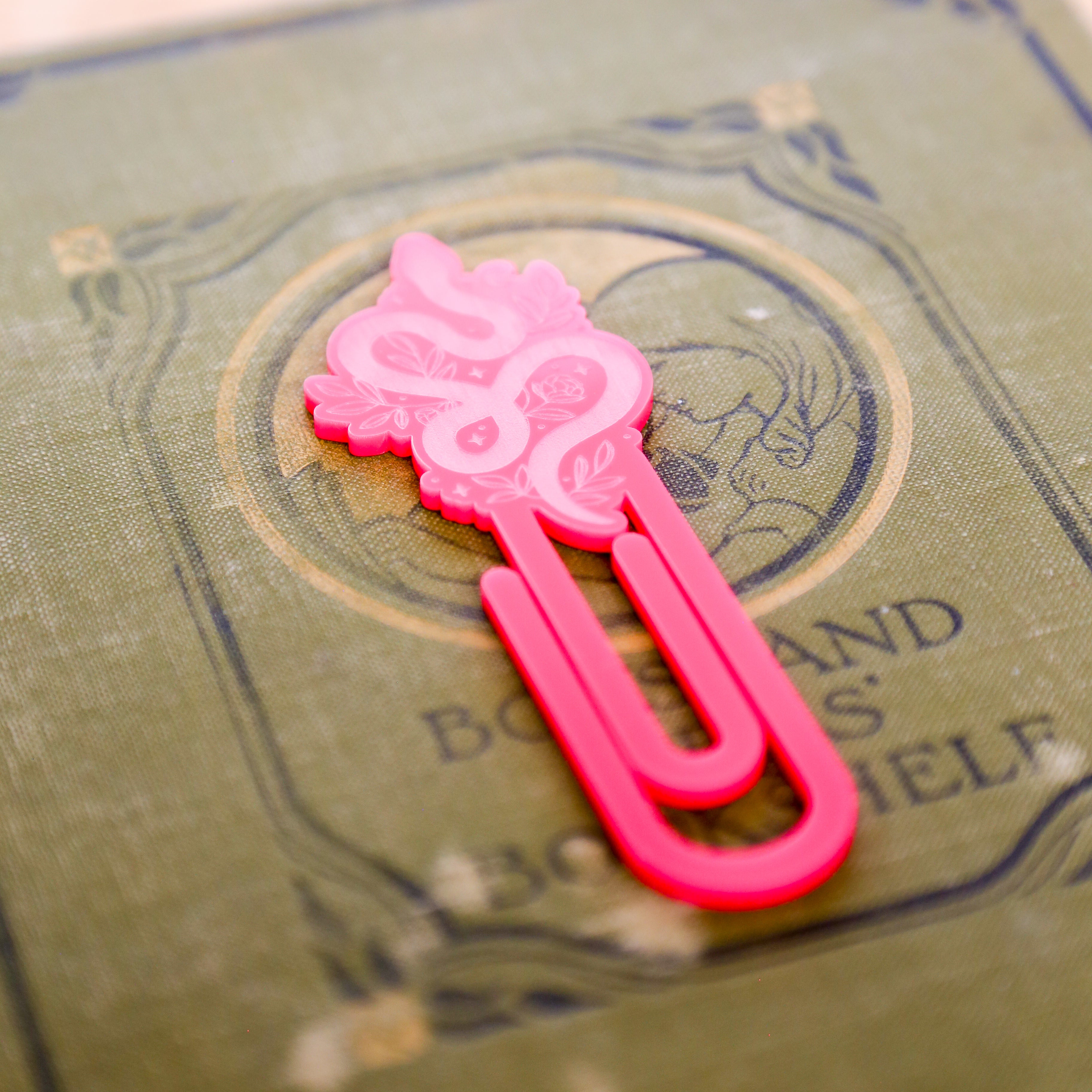 📎 Acrylic Jumbo Paperclip Bookmark