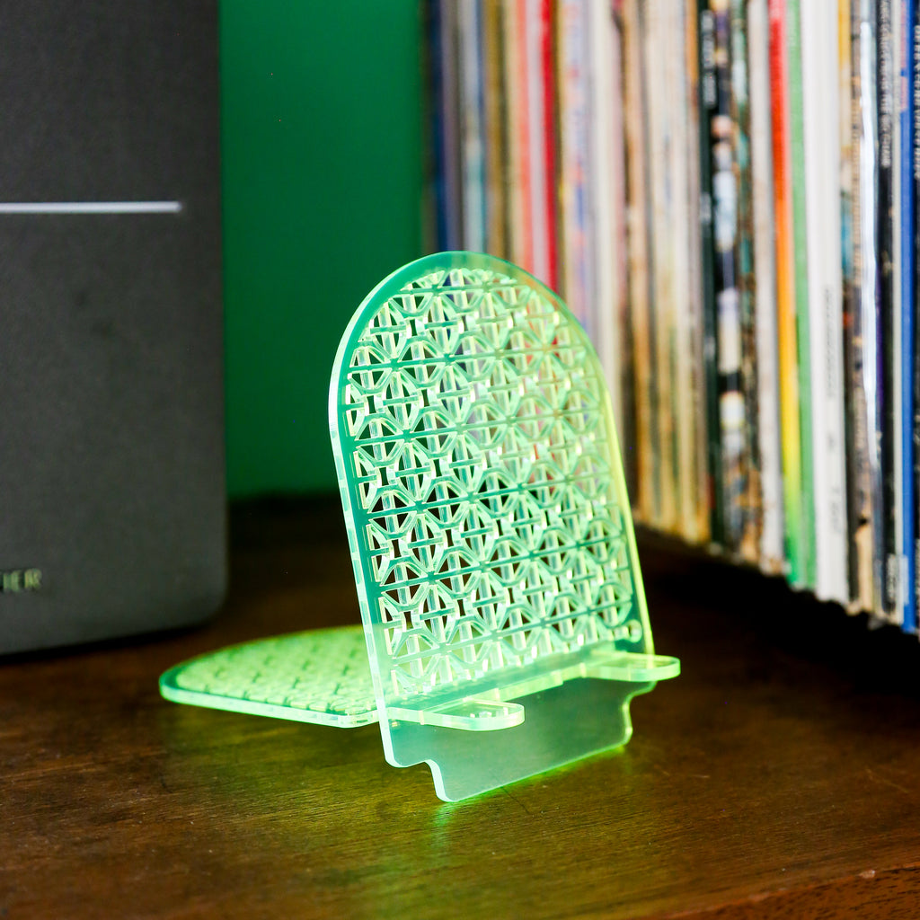 📱 Flat-Pack Kindle & Phone Stand